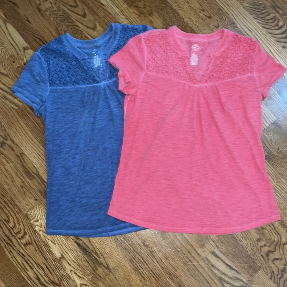St. John’s Bay 2 Short Sleeve Tops Size M